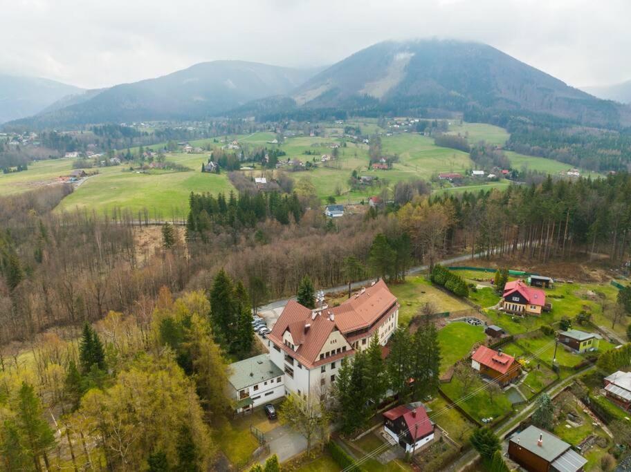 Prostorny Apartman Pro 4 Osoby V Beskydech Apartman Kunčice pod Ondřejníkem Kültér fotó